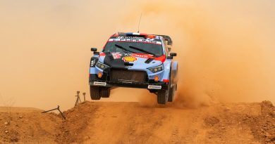 Ogier és Sordo defektje után kettős Hyundai-vezetés Szardínián
